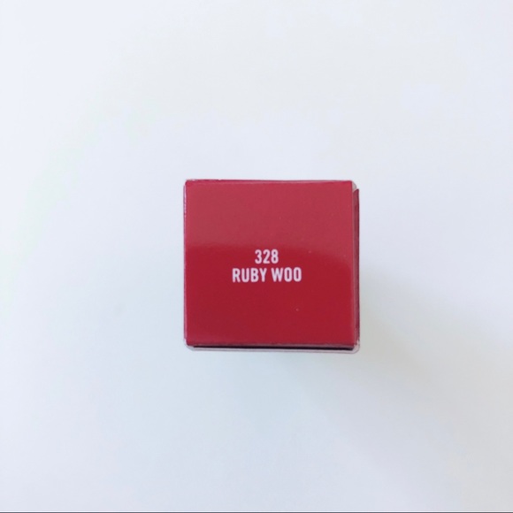 MAC Lipglass 328 Ruby Woo Lipgloss NEW in BOX! - Picture 6 of 10